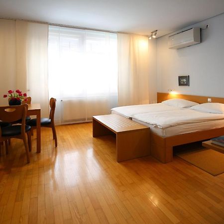 Apartments Villa Boltez Kranj Extérieur photo