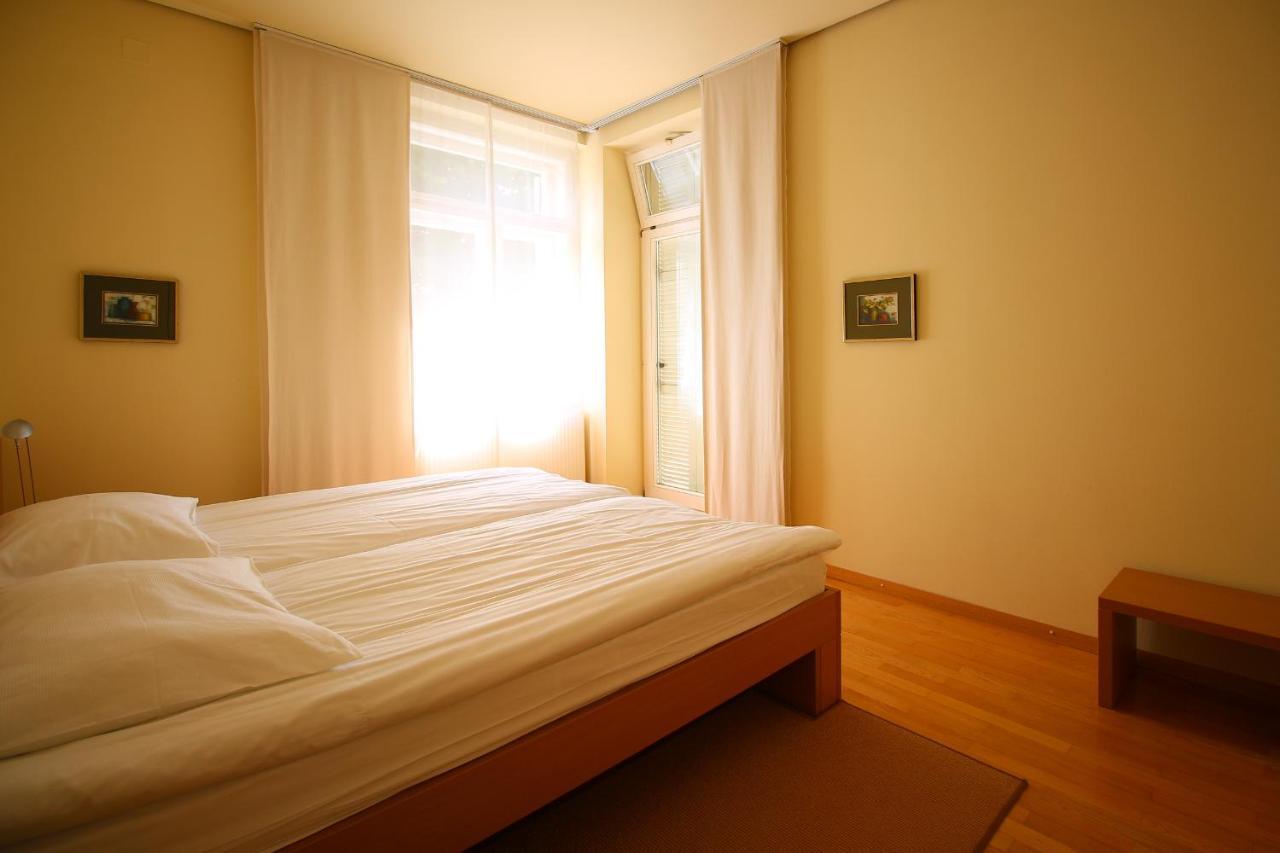 Apartments Villa Boltez Kranj Extérieur photo