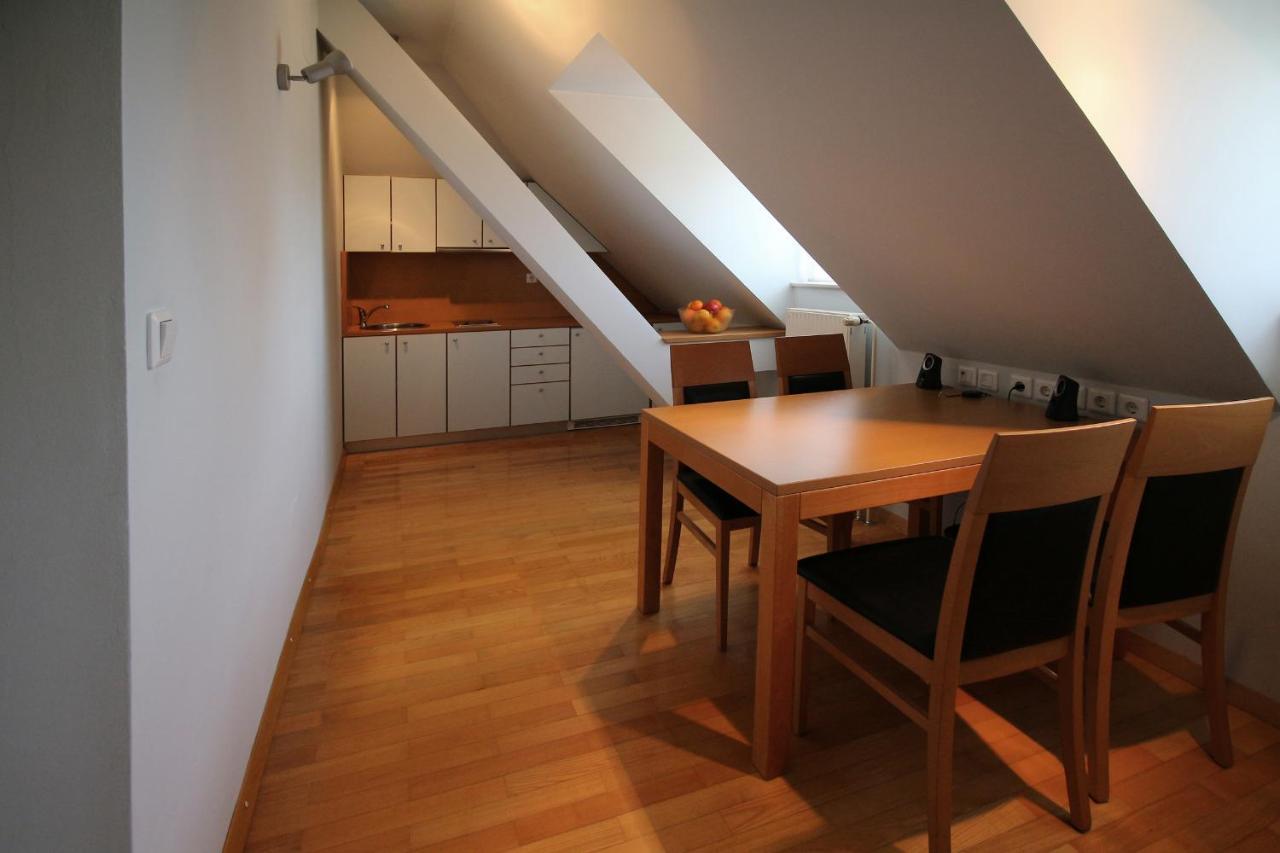 Apartments Villa Boltez Kranj Extérieur photo
