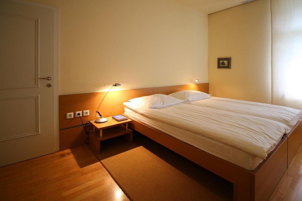 Apartments Villa Boltez Kranj Extérieur photo