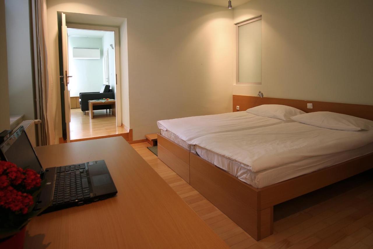 Apartments Villa Boltez Kranj Extérieur photo